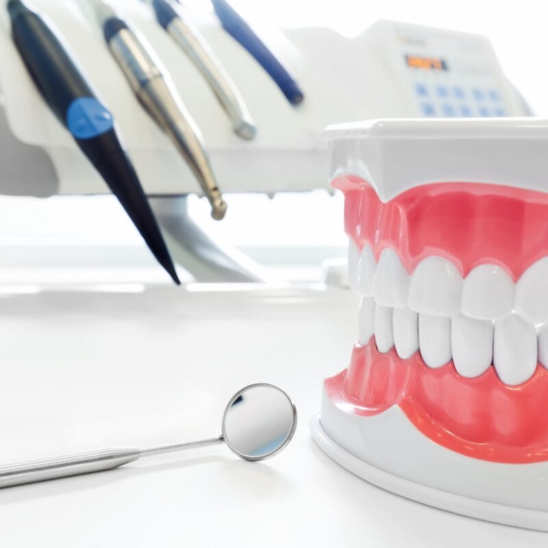What is a Hybrid Denture?